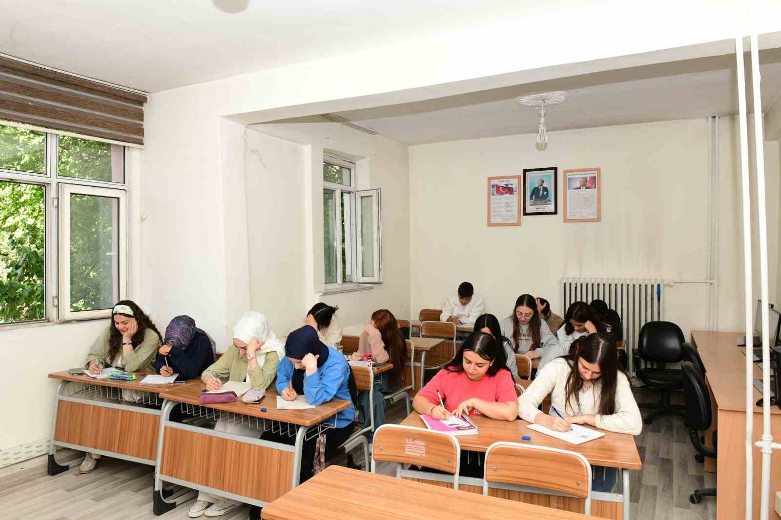 Çatak’ta ‘Destekleme ve Yetiştirme Kursları’na yoğun ilgi