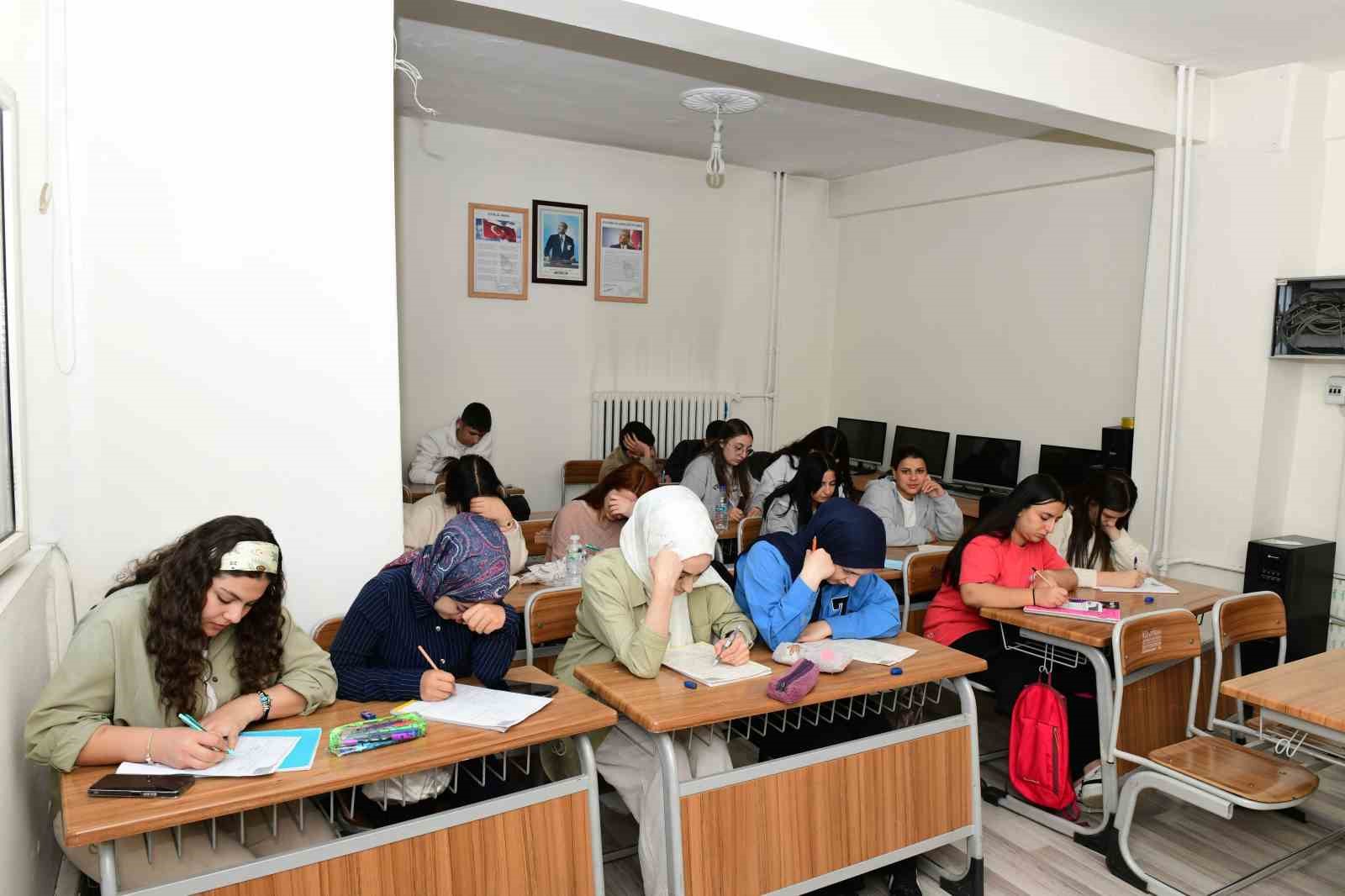 Çatak’ta ‘Destekleme ve Yetiştirme Kursları’na yoğun ilgi