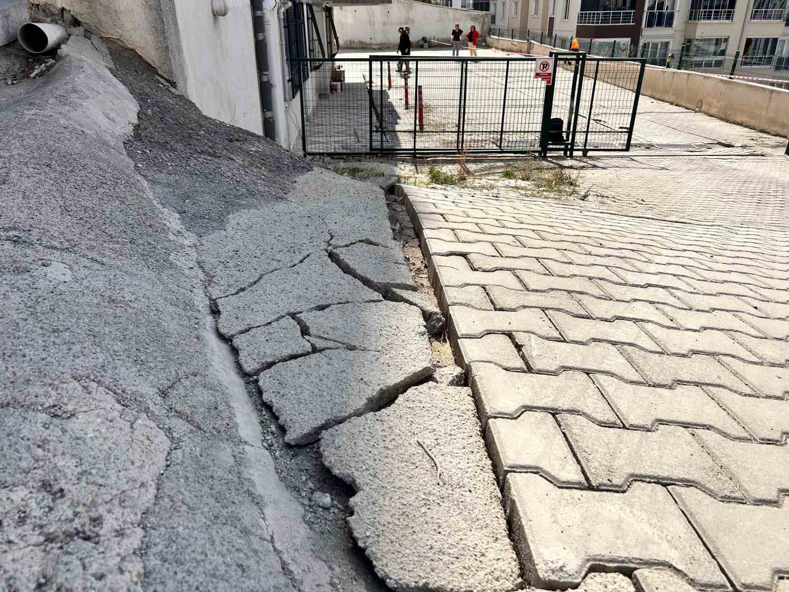 Ankara’da korkutan toprak kayması: 300 kişinin yaşadığı 17 katlı bina boşaltıldı