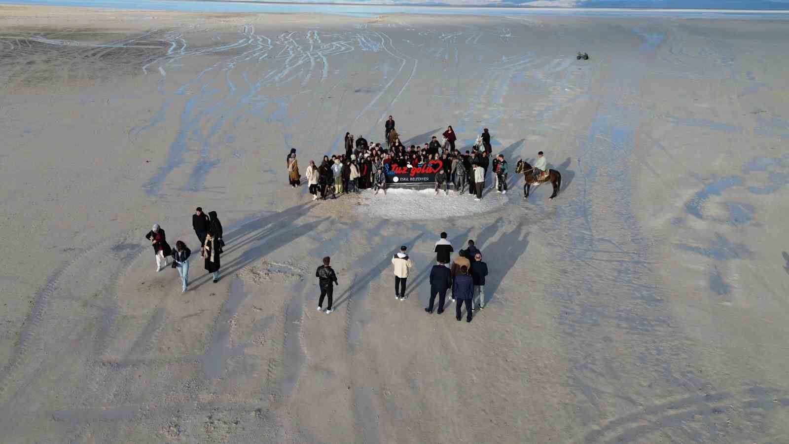 Tuz Gölü’ndeki tuz odaları sağlık turizmine katkı sunuyor