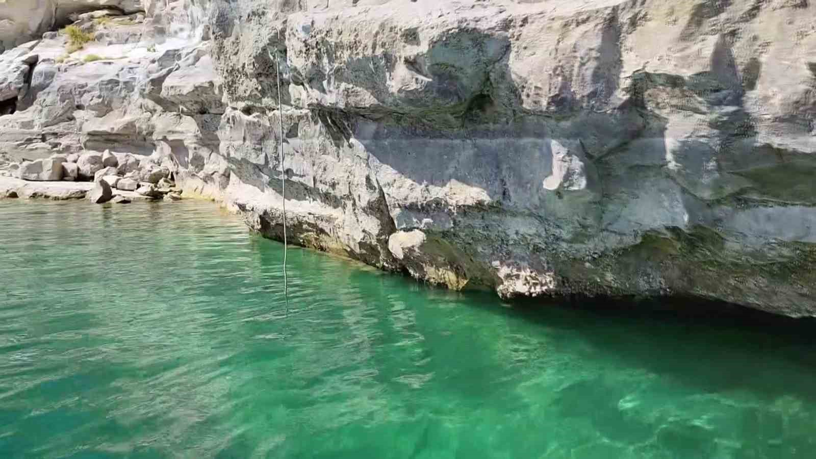 Adıyaman’da 12 bin yıllık kaya resimleri su altında görüntülendi