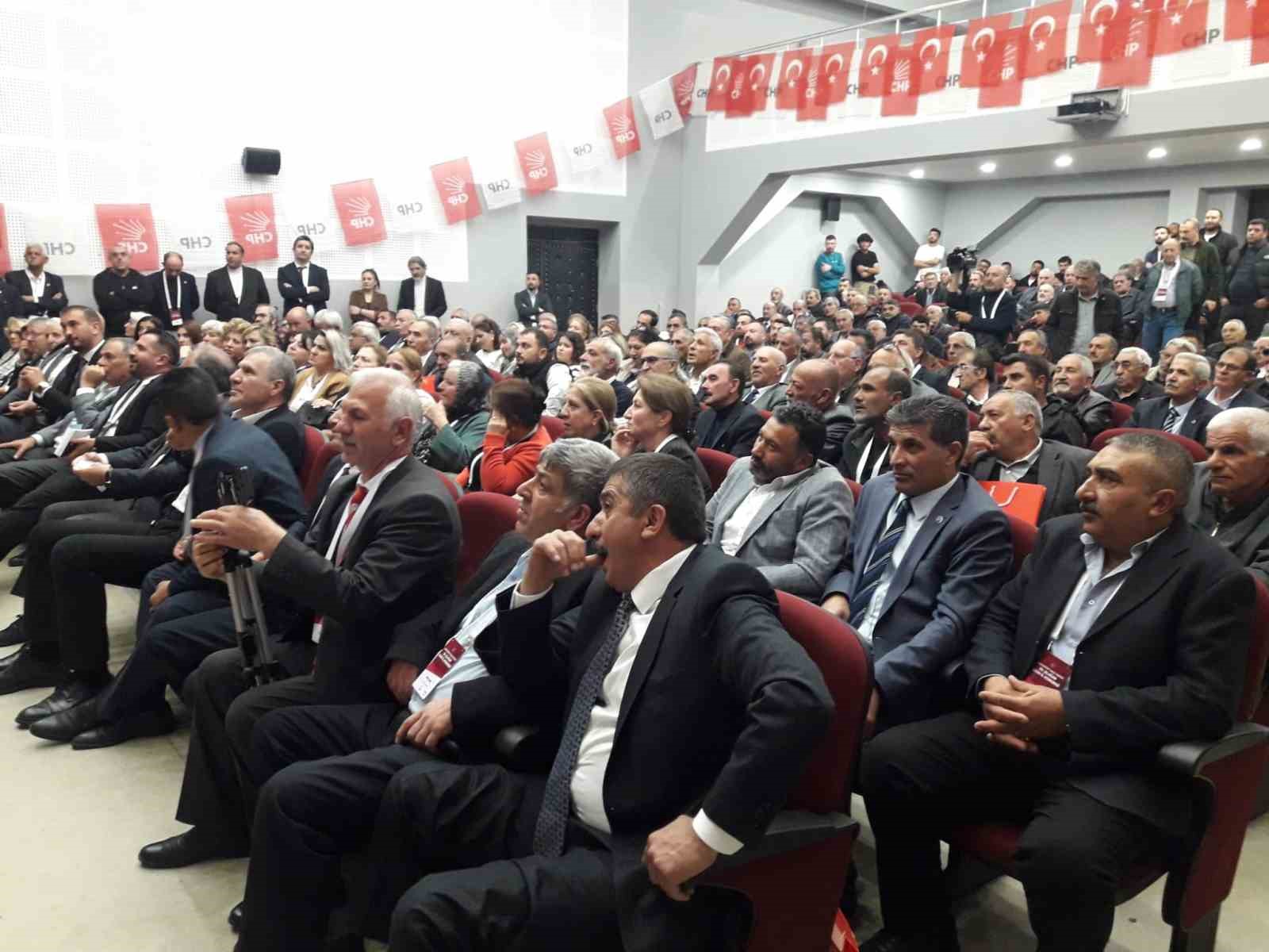 Kars’ta CHP karıştı: Kongrede ’şaibe’ iddiası gerginliğe neden oldu