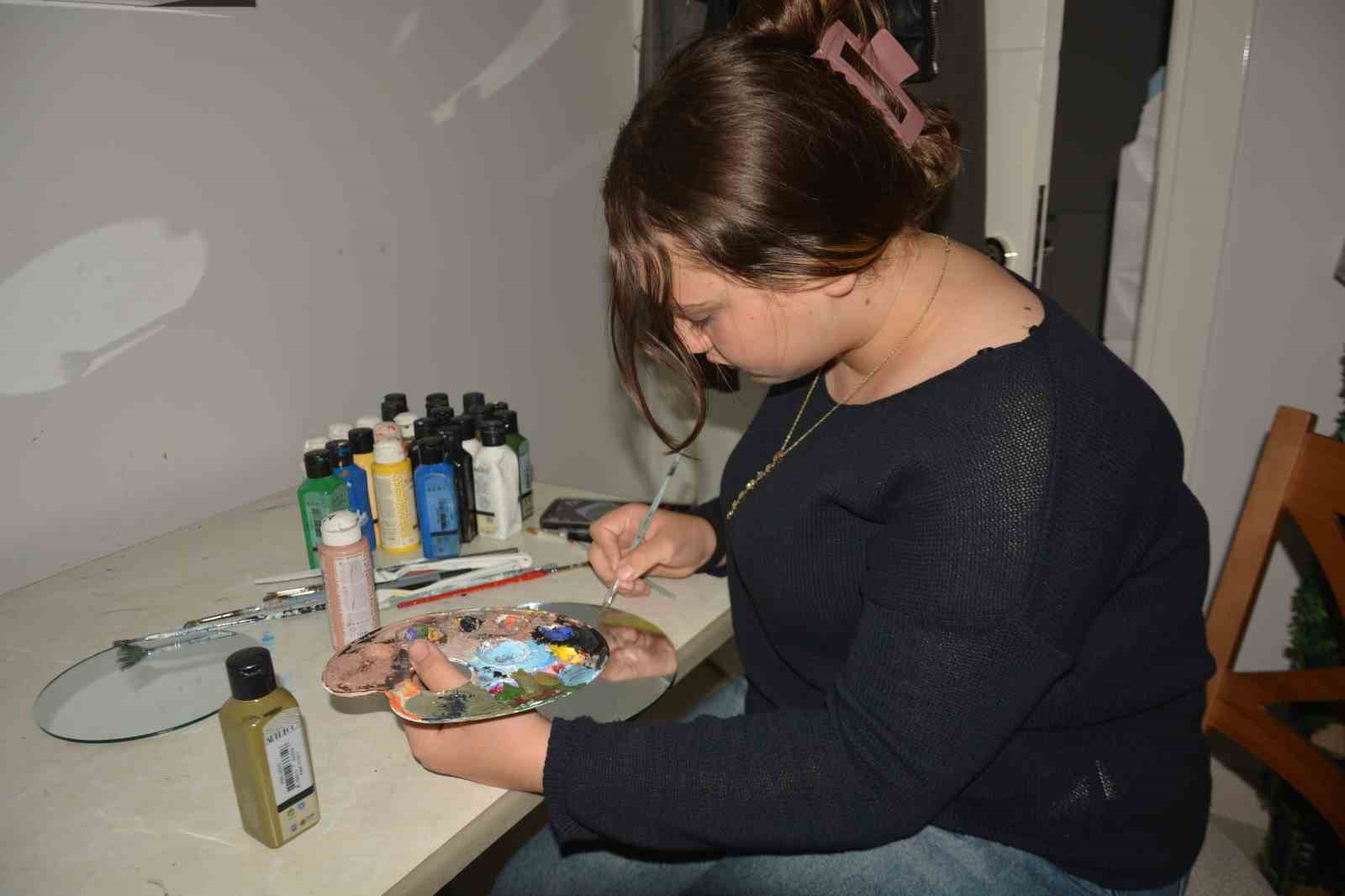 Ordu’da 13 yaşındaki öğrenci, doğadan aldığı ilhamı tuvallere yansıtıyor