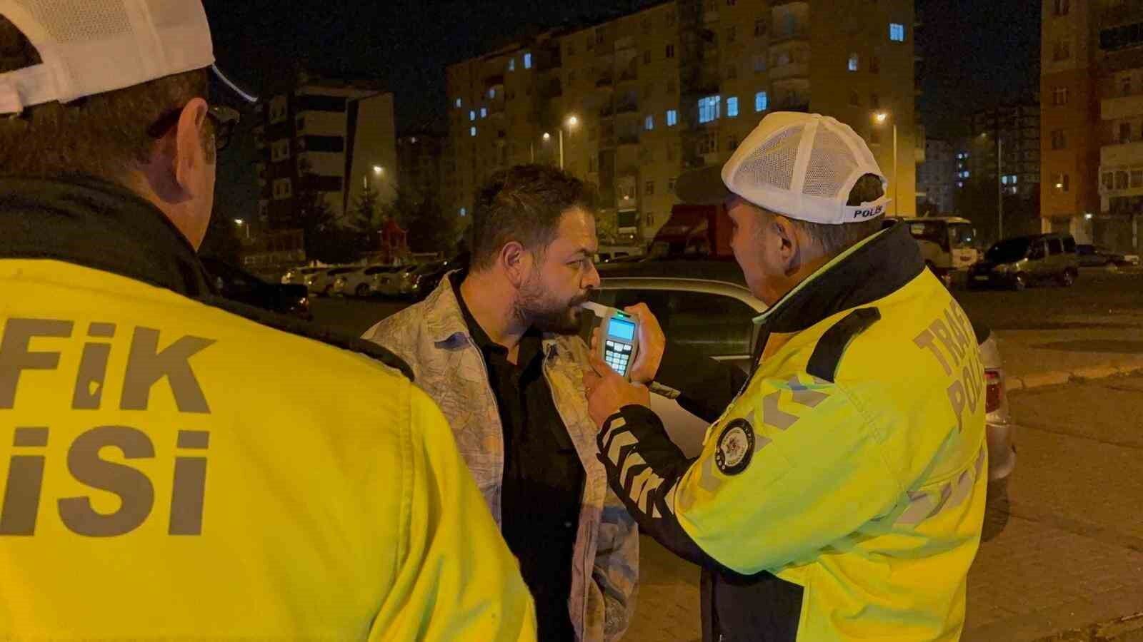 Şirket aracıyla alkollü yakalanan şahıs suçu poliste buldu