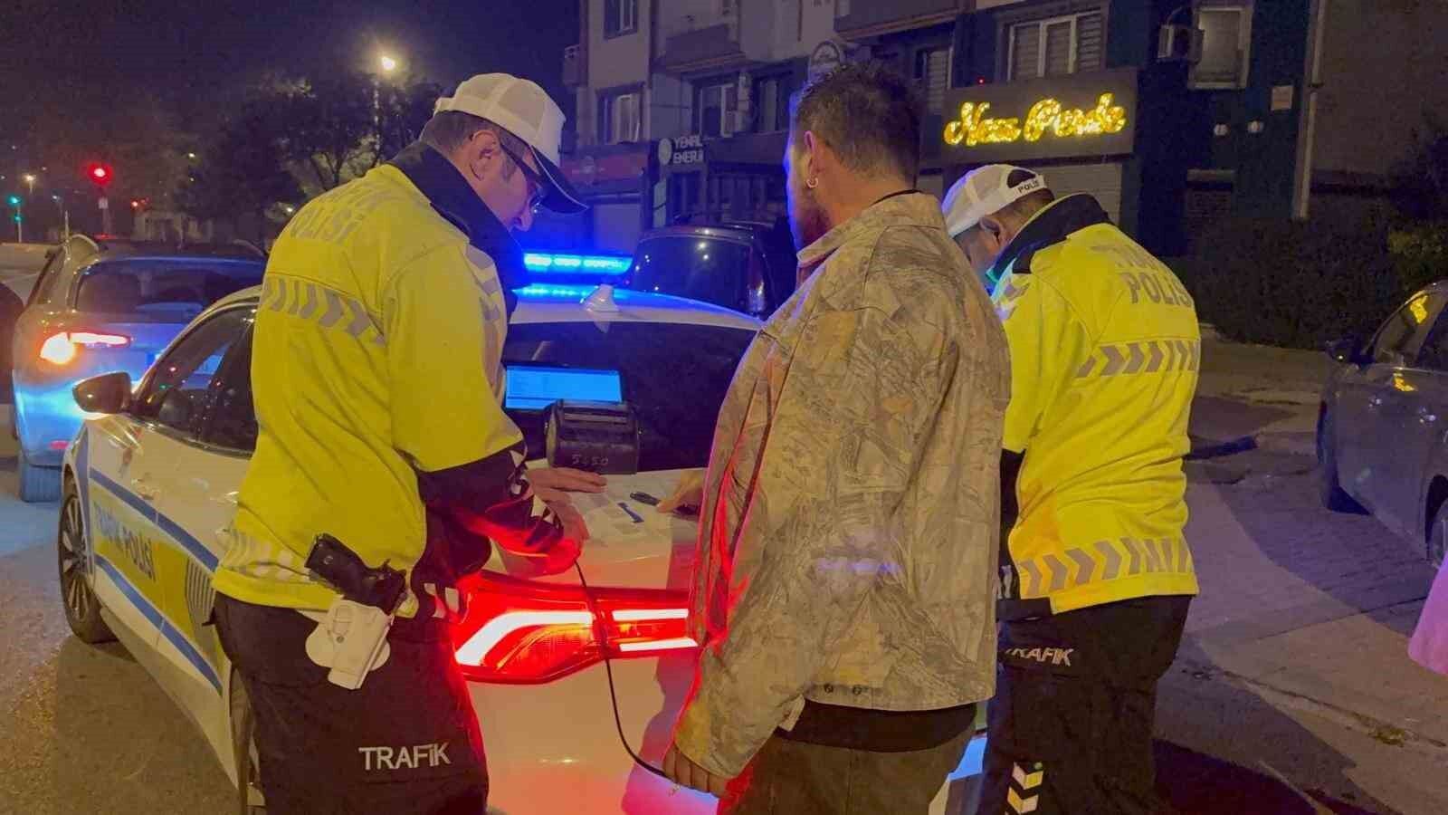 Şirket aracıyla alkollü yakalanan şahıs suçu poliste buldu