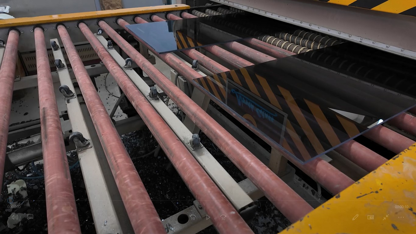 Erciş’te kurulan cam atölyesi bölgenin ihtiyacını karşılıyor