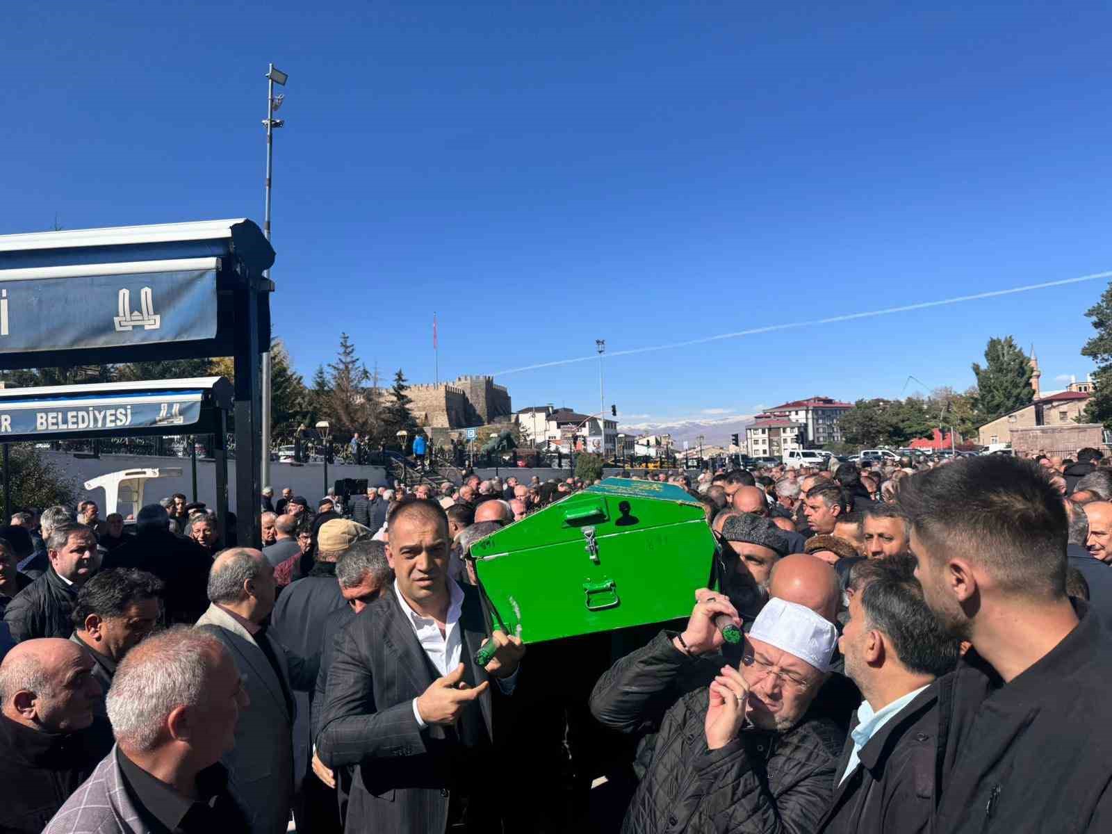 MHP’li eski başkan son yolculuğuna uğurlandı