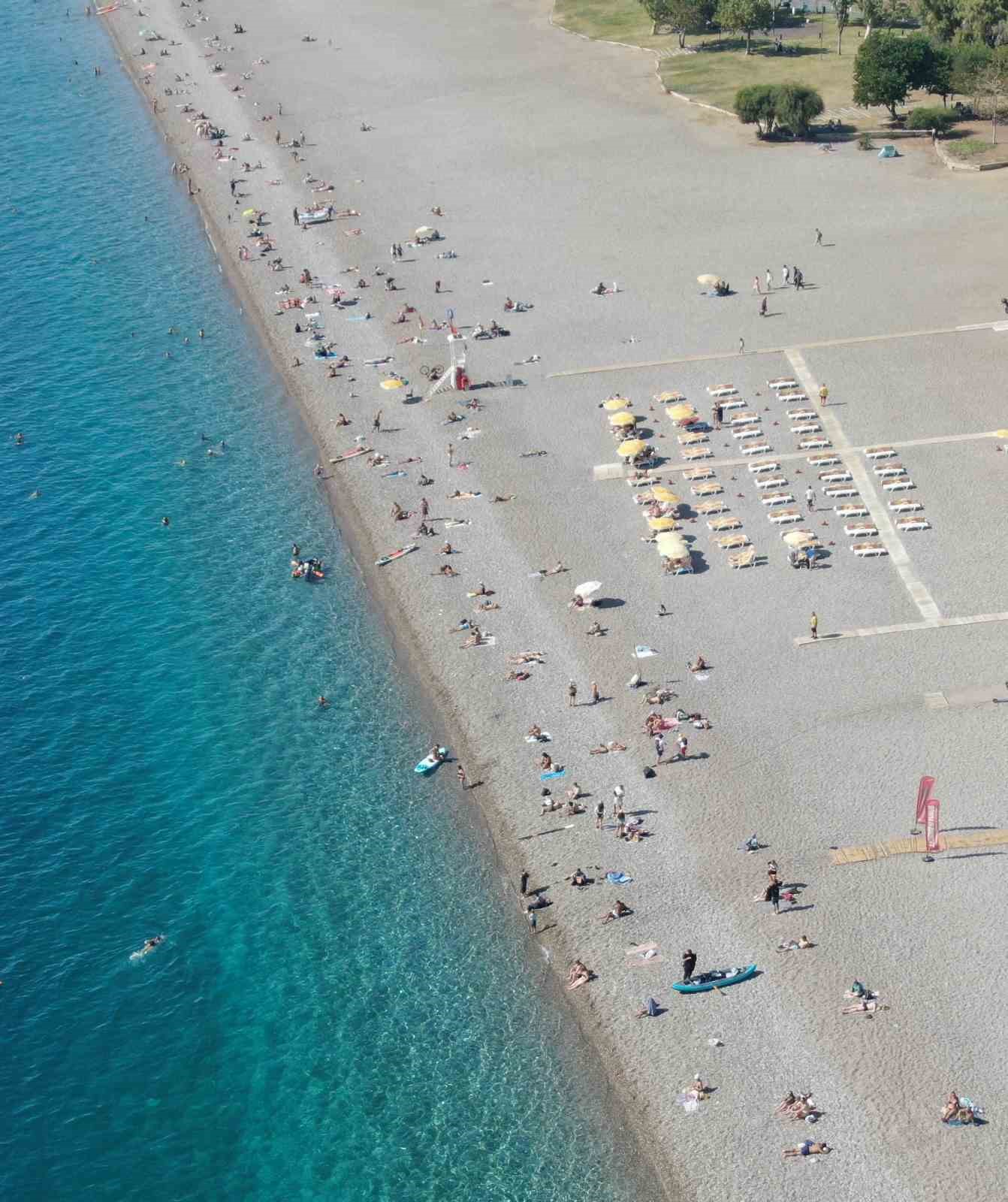 Türkiye kışı yaşarken, Antalya’da yazdan kalma günler devam ediyor