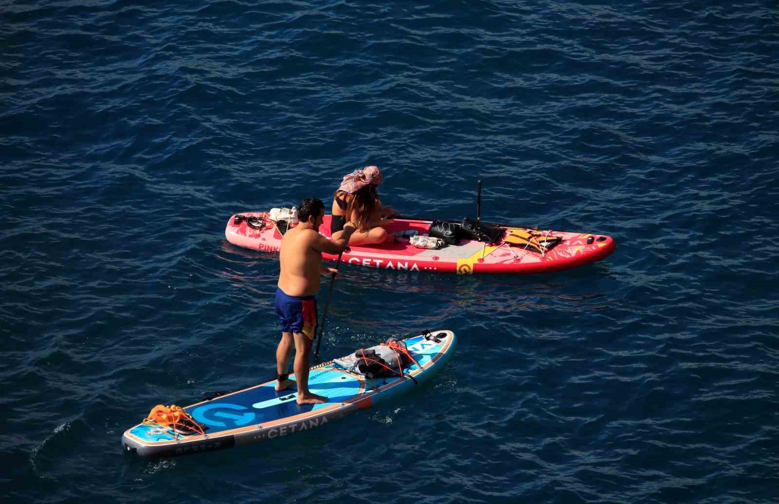Türkiye kışı yaşarken, Antalya’da yazdan kalma günler devam ediyor