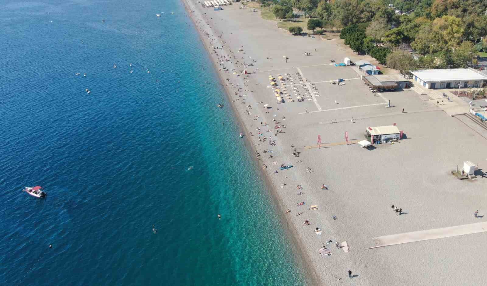 Türkiye kışı yaşarken, Antalya’da yazdan kalma günler devam ediyor