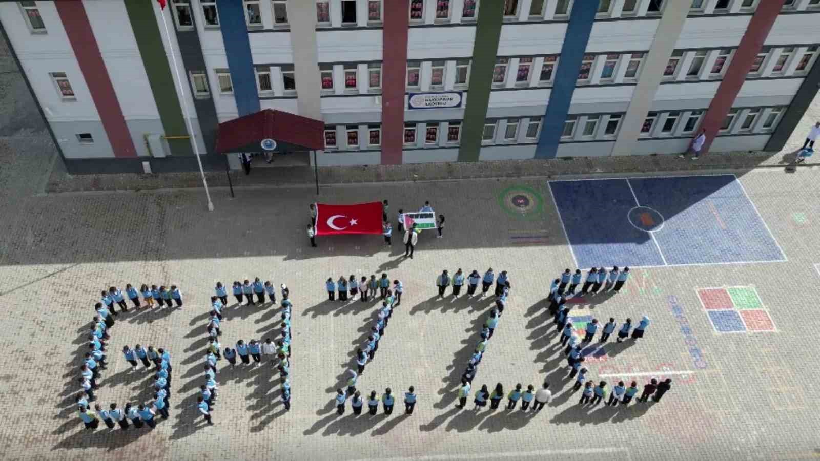 Aşkale’de ortaokul öğrencilerinden Gazze’ye duygusal destek