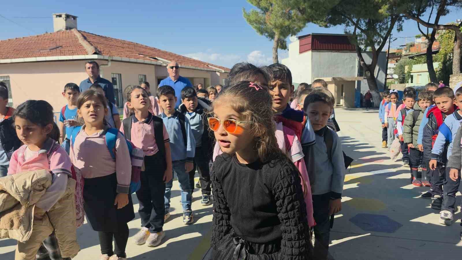 Kalbi küçük, azmi büyük: Defne’nin öğrenme mücadelesi ilham oldu