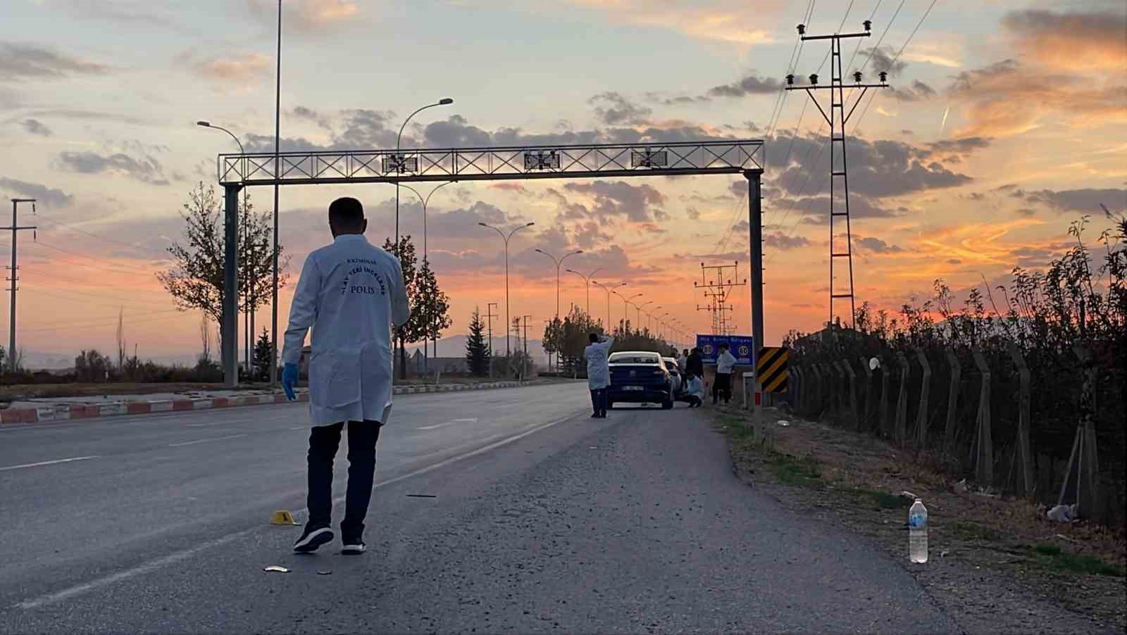 Otomobilin çarptığı yaşlı kadın hayatını kaybetti