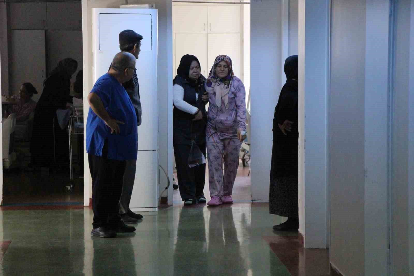 Karnı 2 ayda 9 aylık hamile gibi büyüyen kadının içinden karpuz kadar kitle çıkarıldı