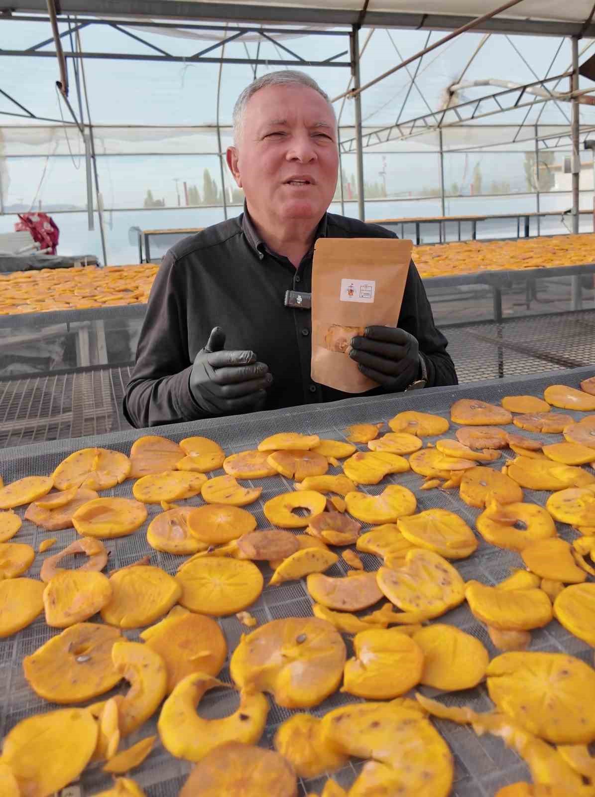 Honaz’ın meşhur cennet hurması bu kez cips olarak damakları şenlendirecek