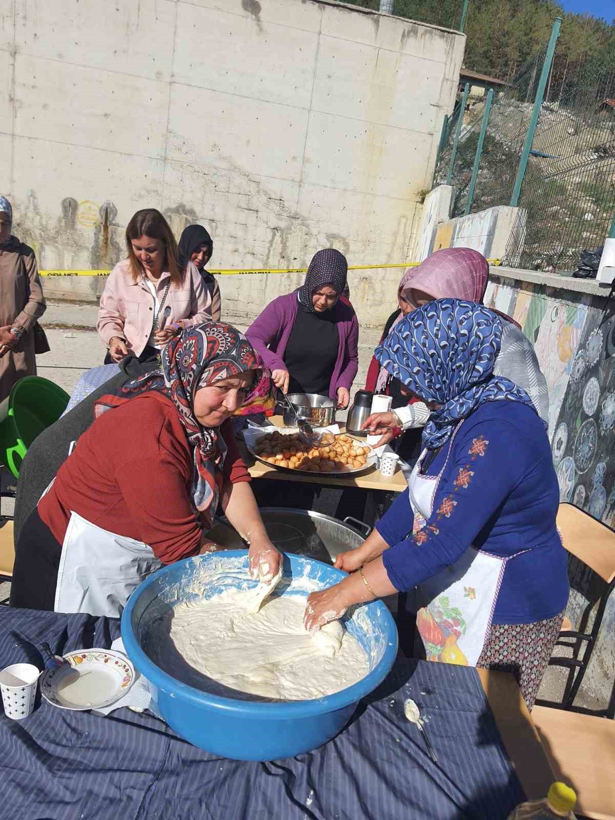 Öğrencilerden Filistin’e anlamlı destek