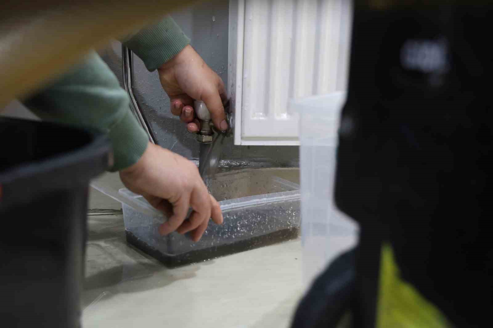 Petek temizliği faturayı yüzde 30 azaltıyor: İki yılda bir yapılması şart