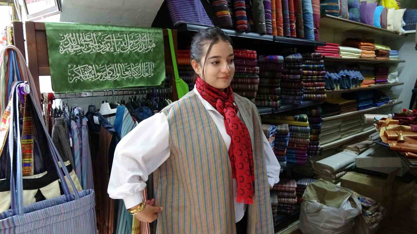 Kutnu kumaşından yapılan ürünler büyük ilgi görüyor