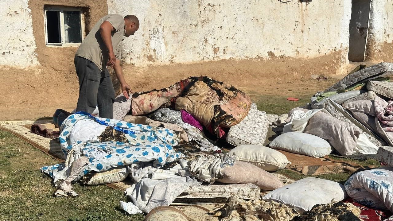 Evdeki eşyalar kendi kendine alev alıyor