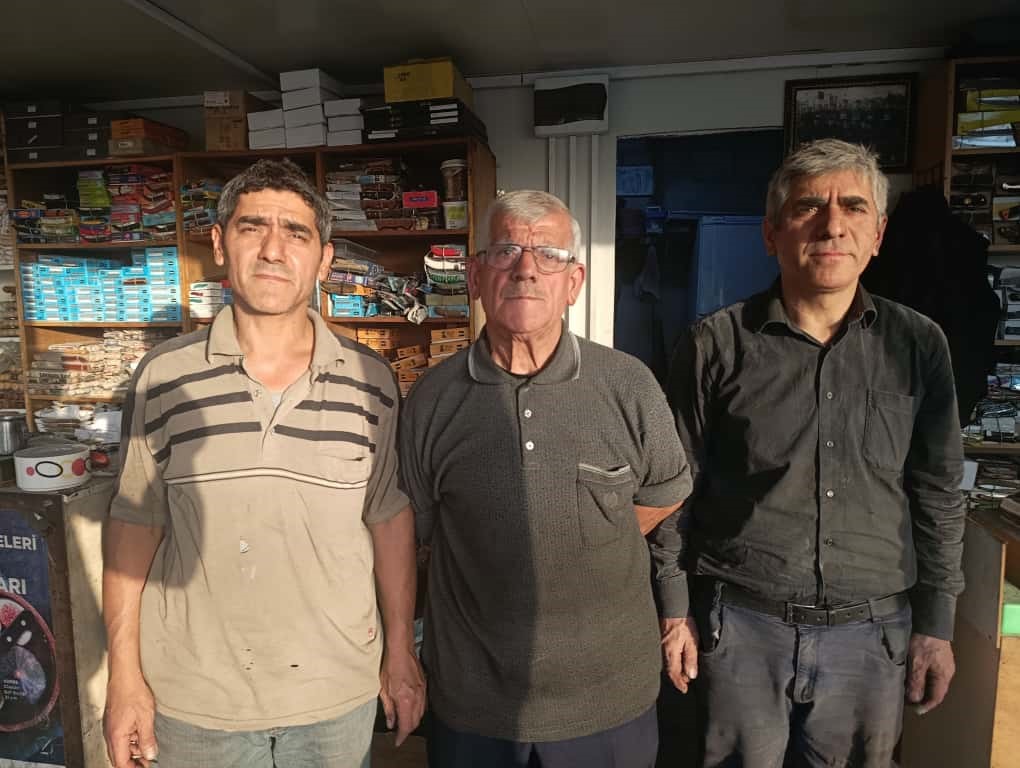 75 yaşındaki usta, baba mesleğini sürdürüyor, el işçiliği koç boynuzu bıçak üretiyor