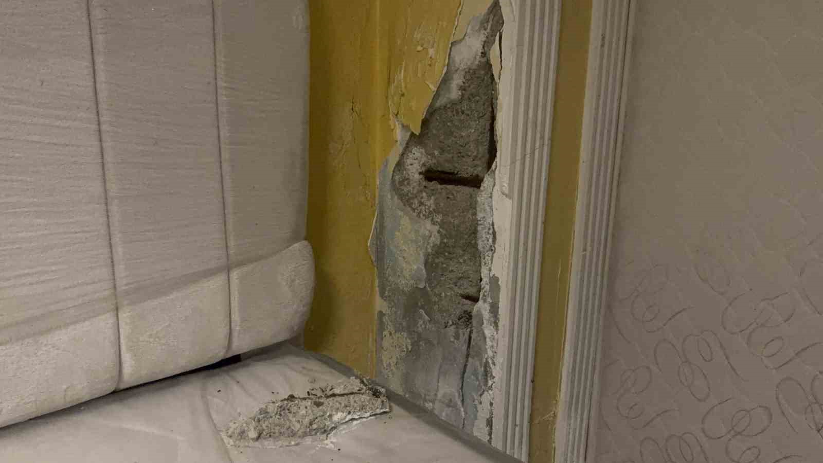 Kocaeli’de bir binanın kolonları çatladı: Aileler korkuyla evi tahliye etti