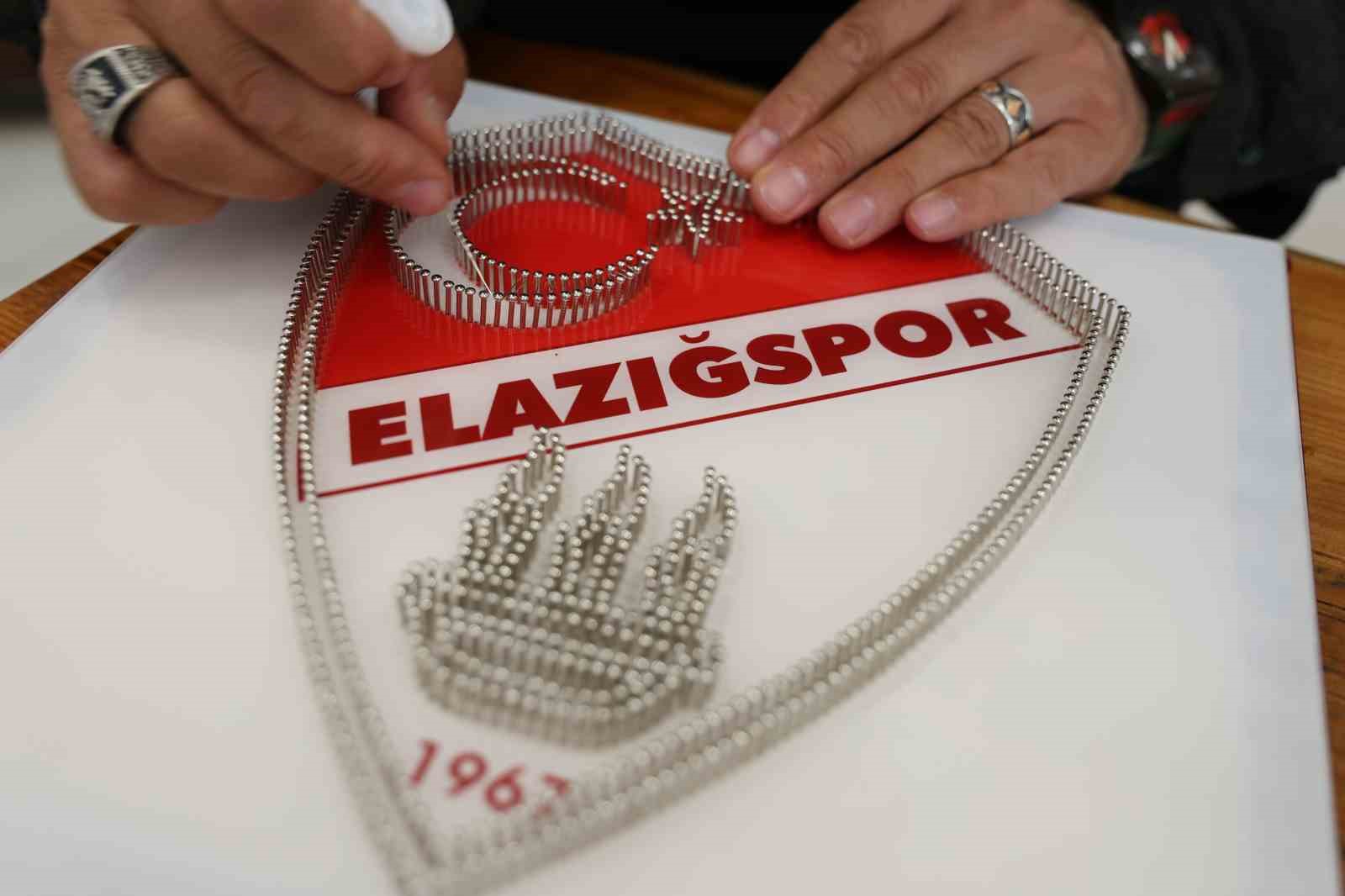 Hobisini sanata dönüştürdü, 500’ü aşkın eseriyle Türkiye’nin sayılı filografi ustalarından biri oldu