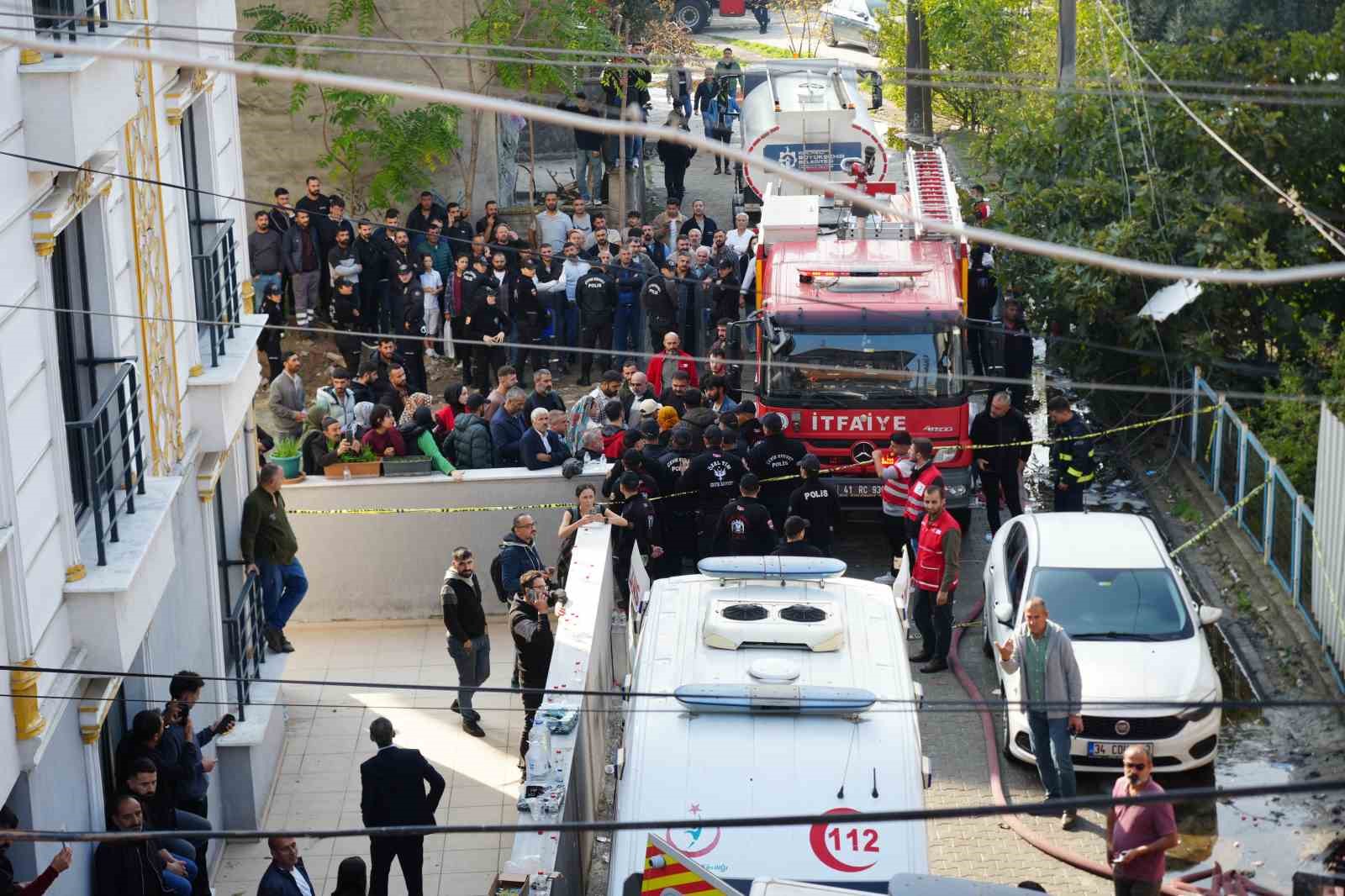 6 kişiye mezar olan yangına ilişkin 3 gözaltı kararı