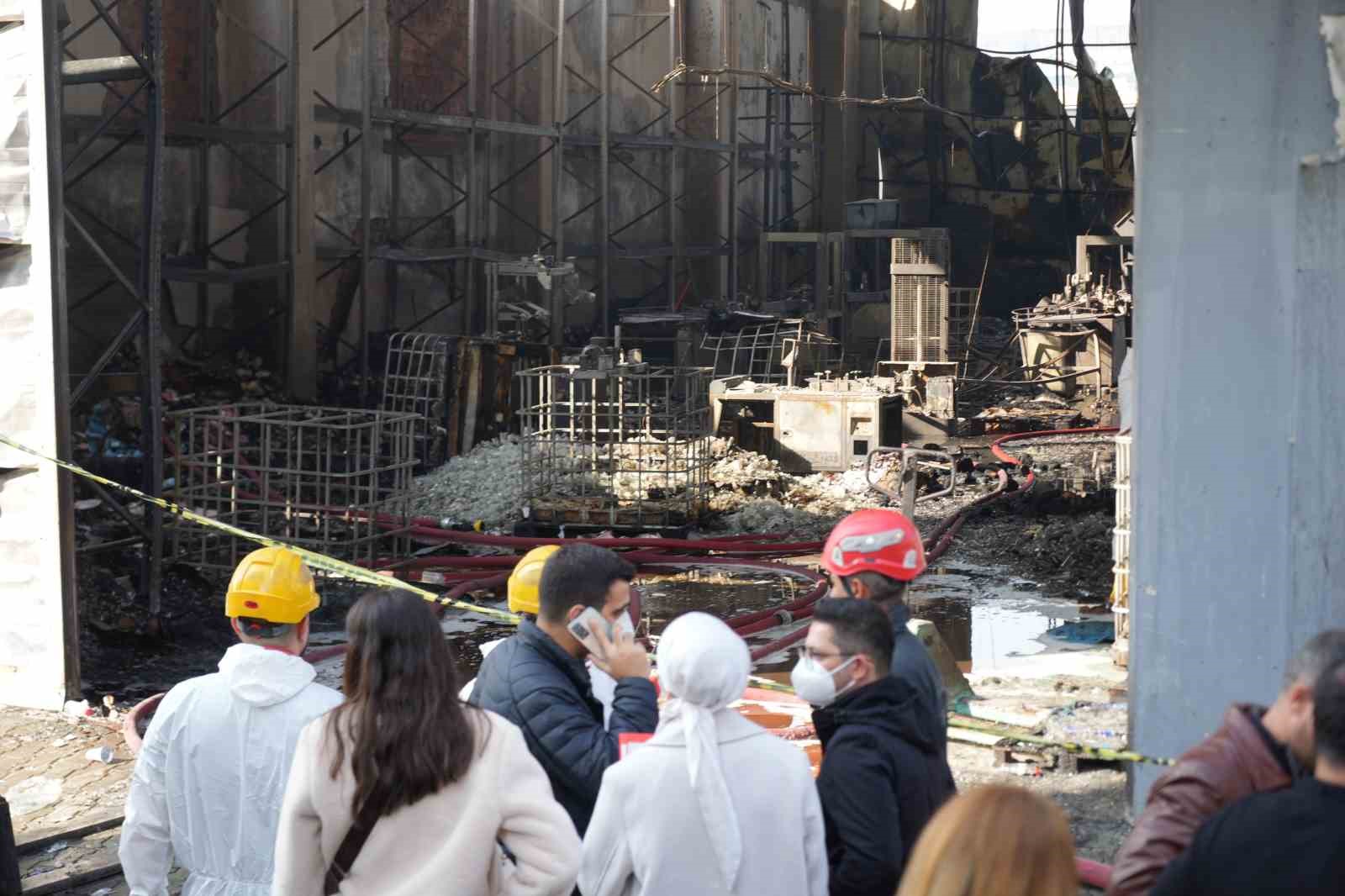 6 kişiye mezar olan yangına ilişkin 3 gözaltı kararı