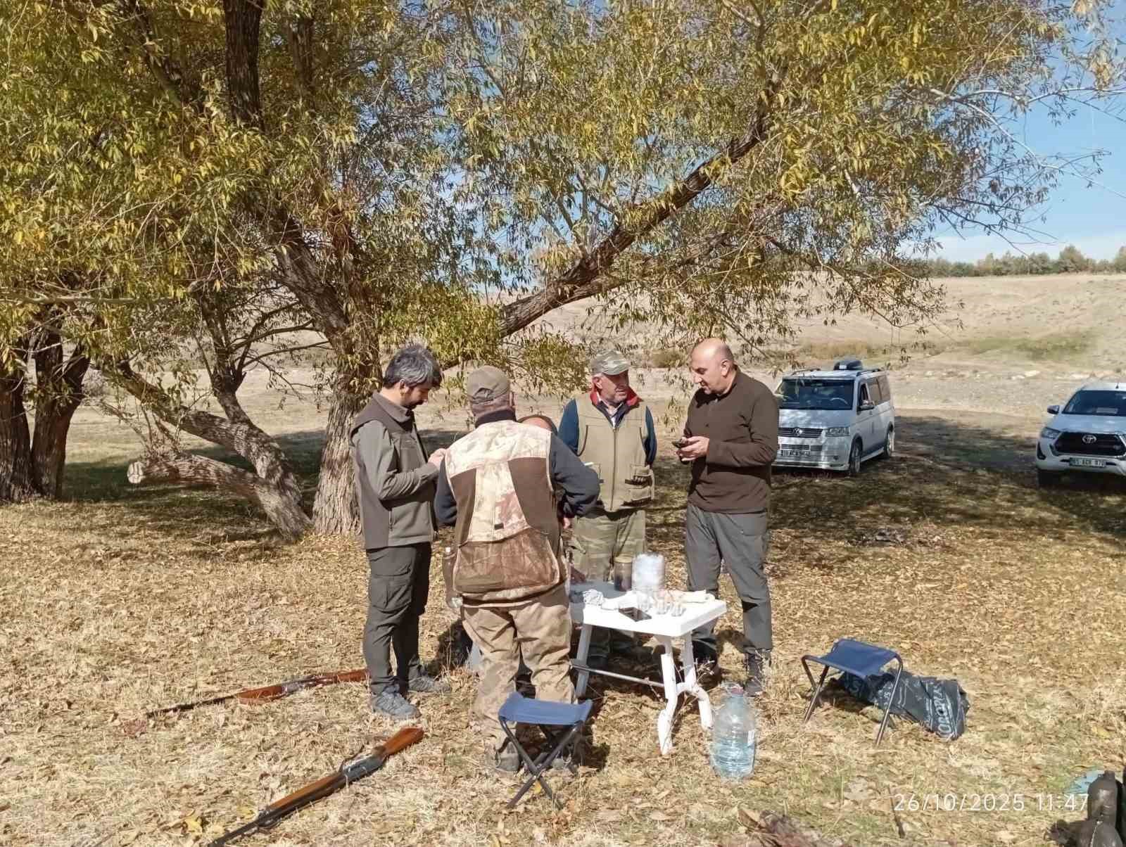 Van’da kafes avcısına 29 bin 140 lira caza