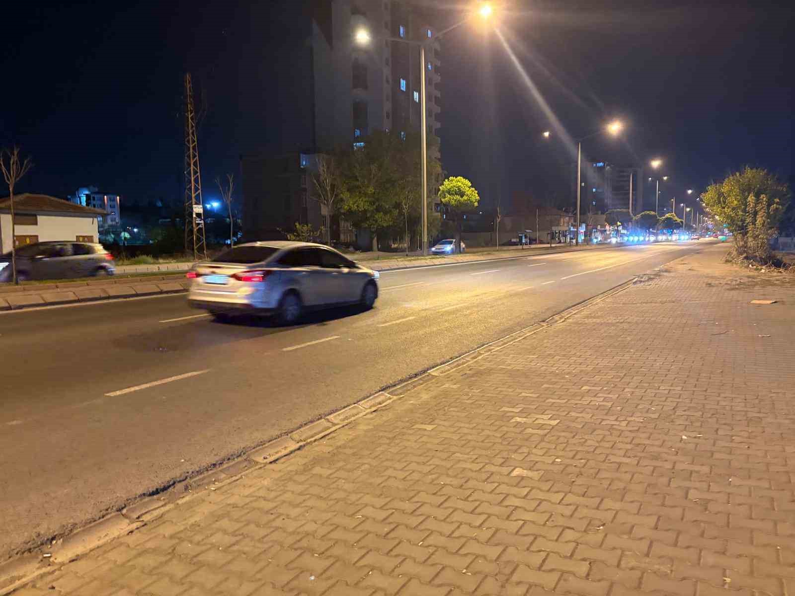 Lise öğrencisi doğum gününden 2 gün sonra otomobilin çarpması sonucu hayatını kaybetti