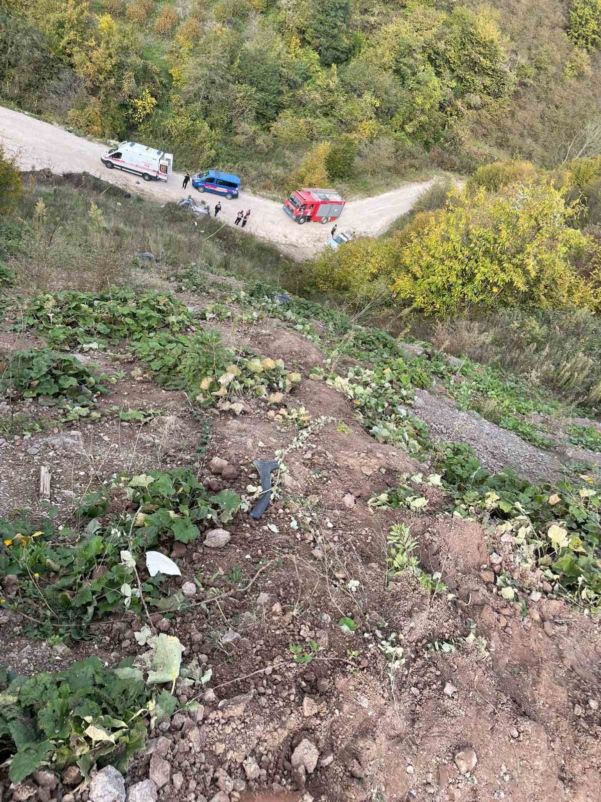 D-140’da şarampole uçan araç anne ve oğluna mezar oldu