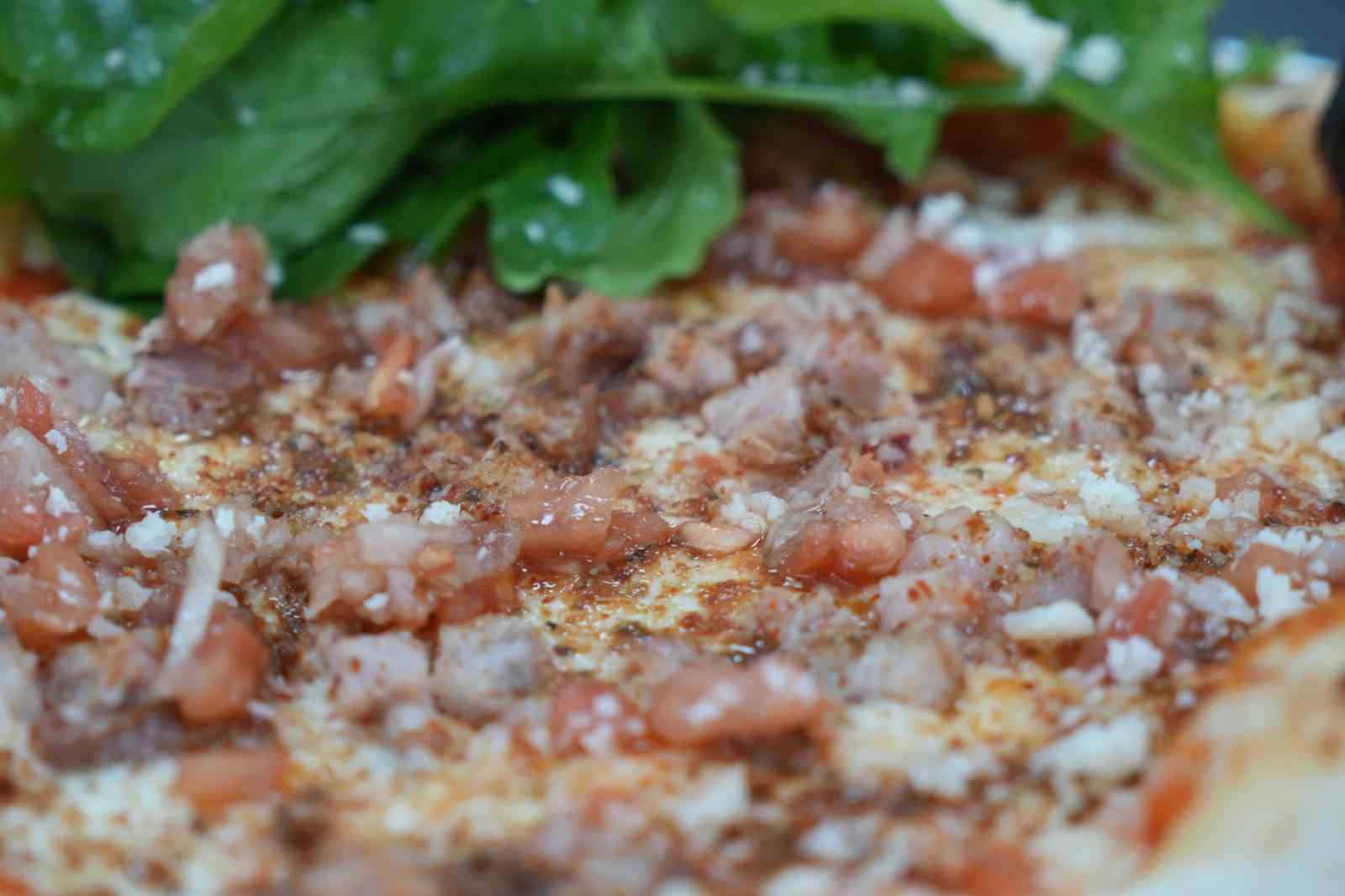 Balıkesir’den dünyaya yeni lezzet: Kokoreçli pizza