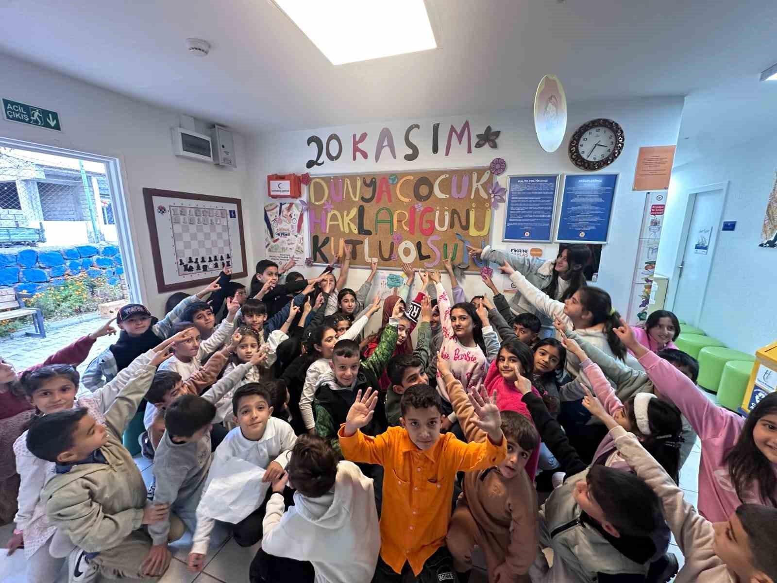 Muradiye’de Dünya Çocuk Hakları Günü Kutlandı