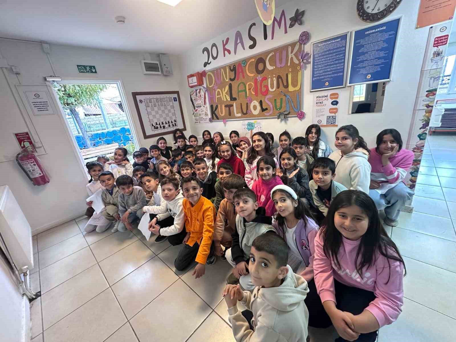 Muradiye’de Dünya Çocuk Hakları Günü Kutlandı