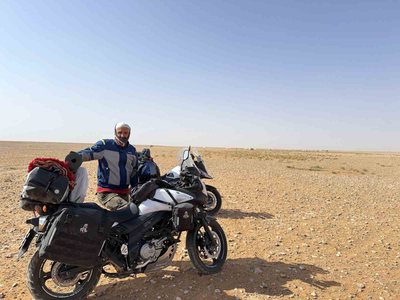 Sigarayı bıraktı, motosikleti ile 250 bin kilometre yol yaptı: Son durağı umre oldu