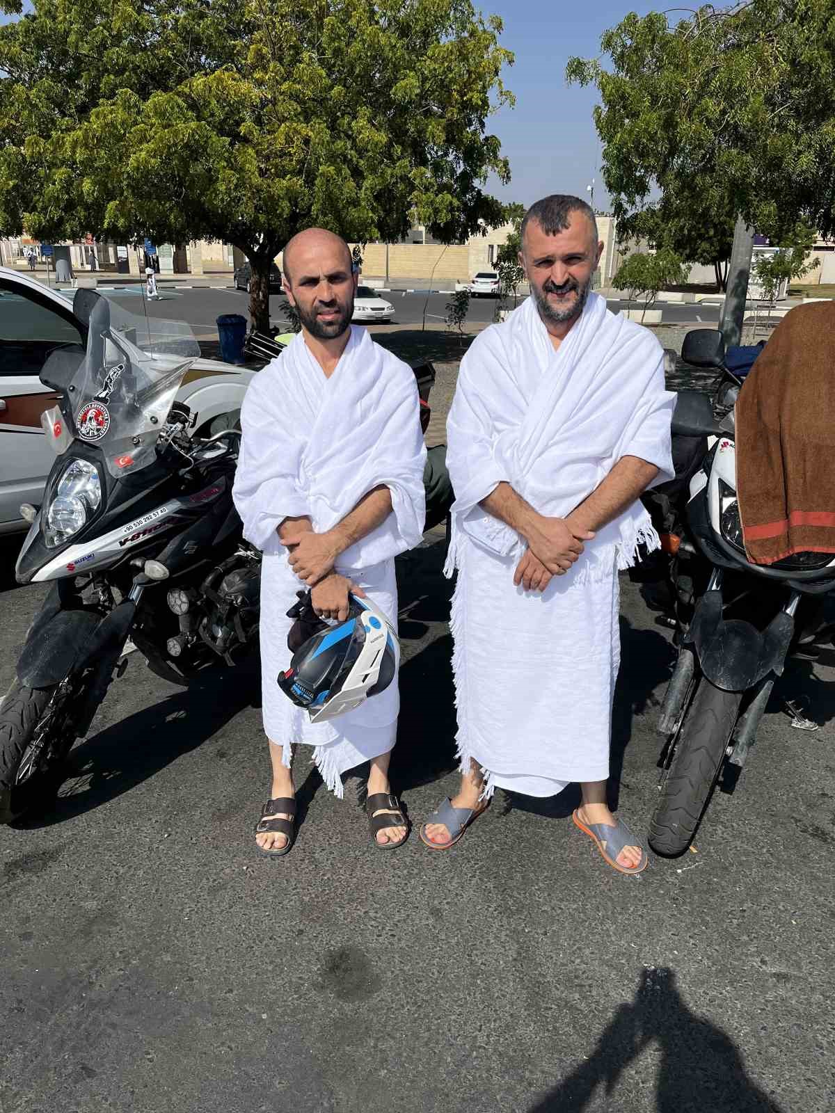 Sigarayı bıraktı, motosikleti ile 250 bin kilometre yol yaptı: Son durağı umre oldu