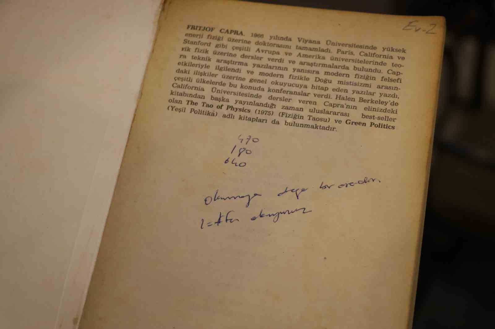 Bu kitaplarda sadece bilgiler değil, hatıralar da taşınıyor