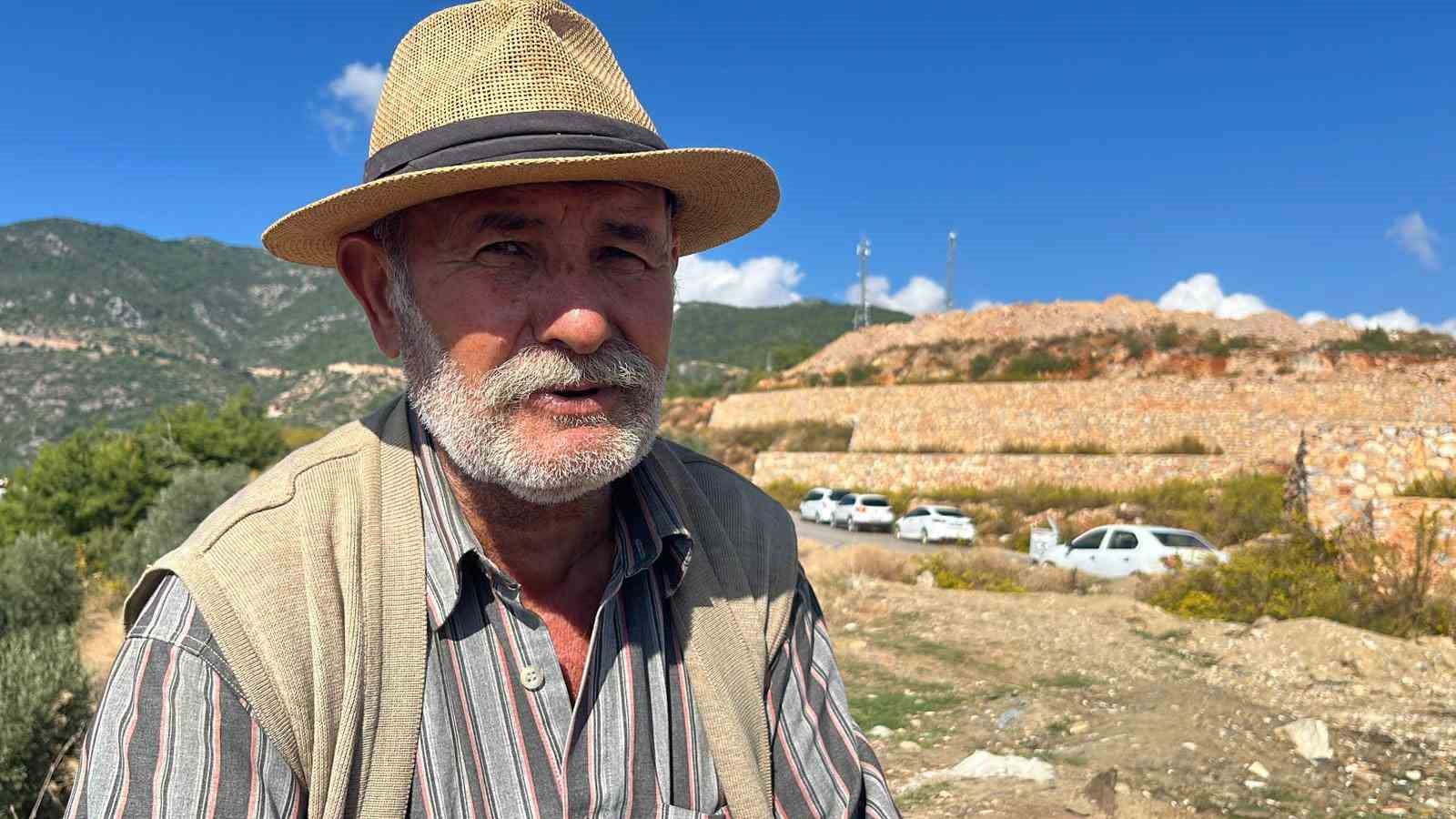 Alev alev yanan mutfak tüpü yüklü kamyonet küle döndü